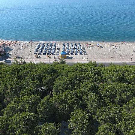 Villaggio Camping Lungomare Кропані Екстер'єр фото