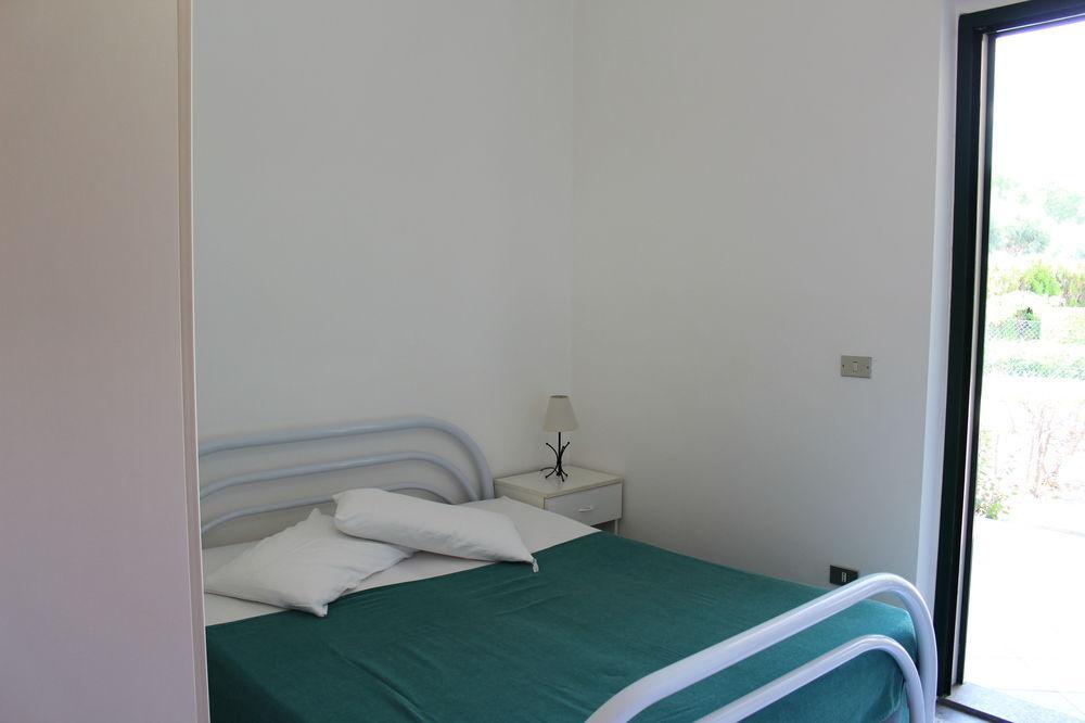 Villaggio Camping Lungomare Кропані Екстер'єр фото