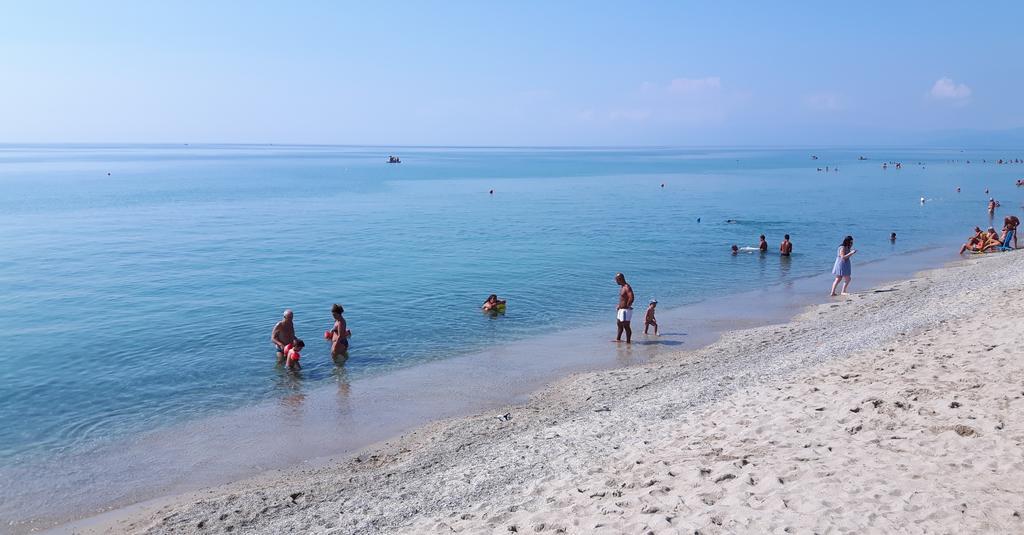 Villaggio Camping Lungomare Кропані Екстер'єр фото