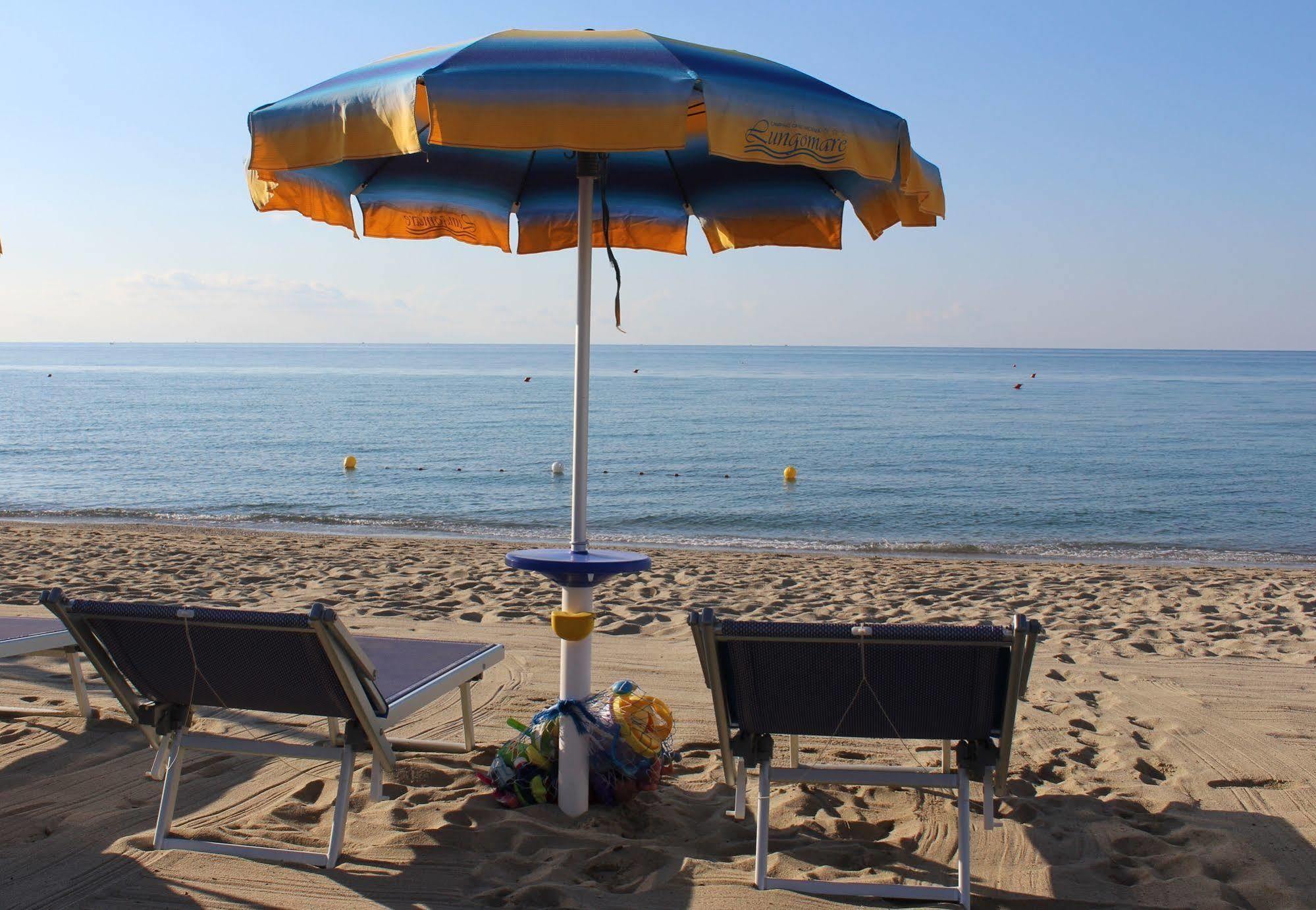 Villaggio Camping Lungomare Кропані Екстер'єр фото