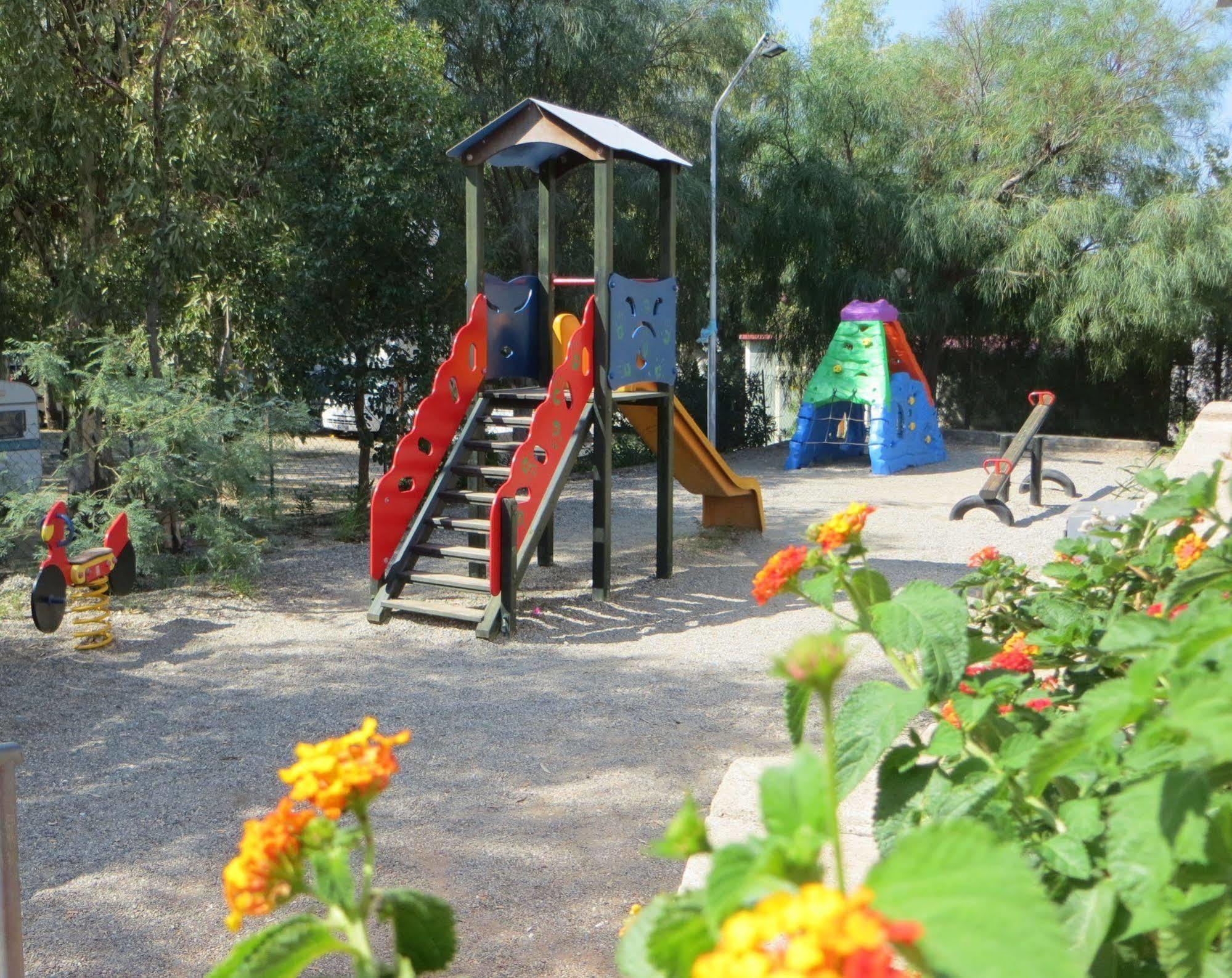 Villaggio Camping Lungomare Кропані Екстер'єр фото